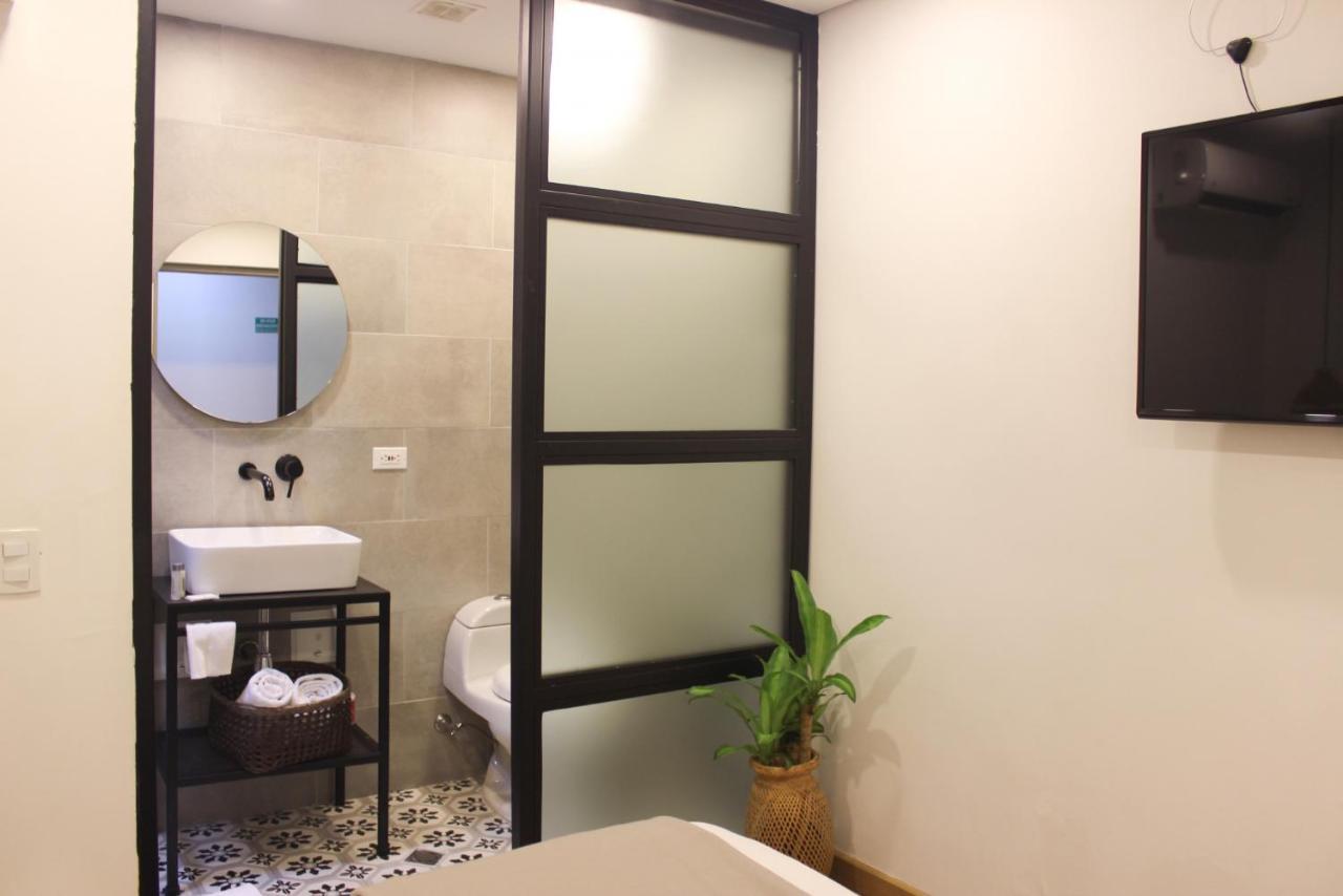 574 Hotel 메딜린 외부 사진