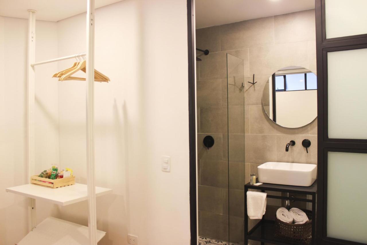 574 Hotel 메딜린 외부 사진