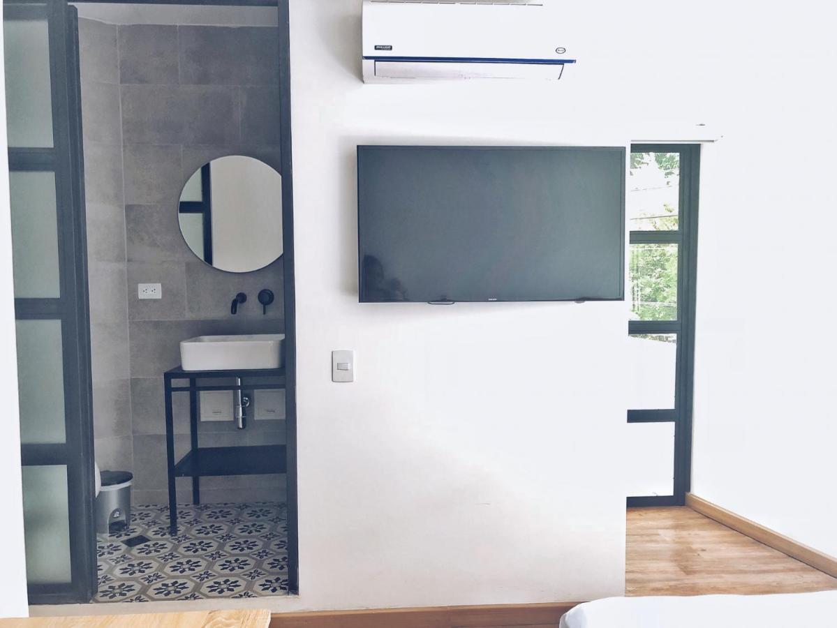 574 Hotel 메딜린 외부 사진