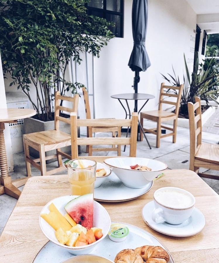 574 Hotel 메딜린 외부 사진