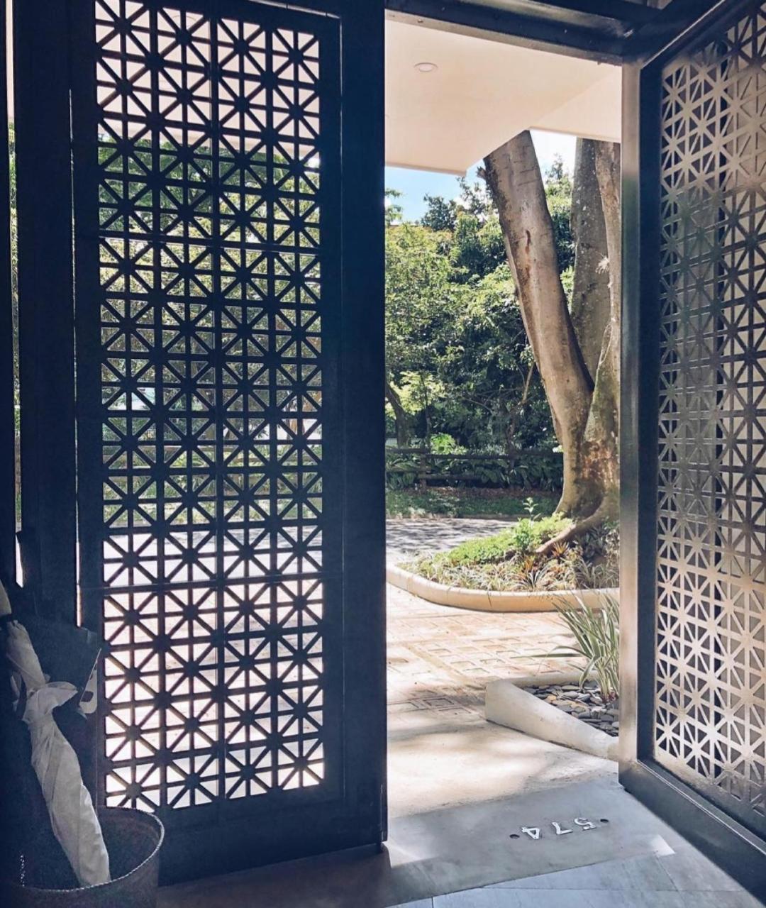 574 Hotel 메딜린 외부 사진