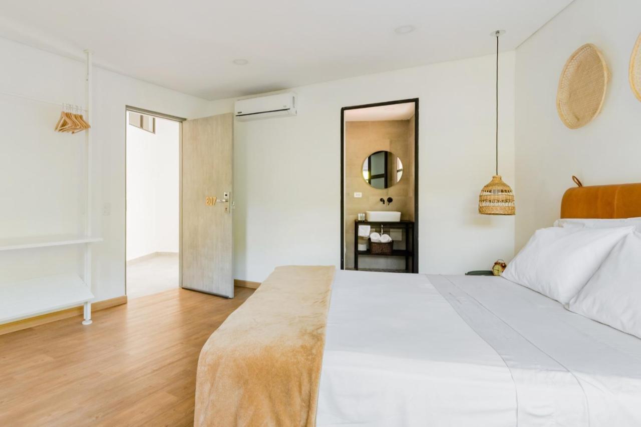 574 Hotel 메딜린 외부 사진